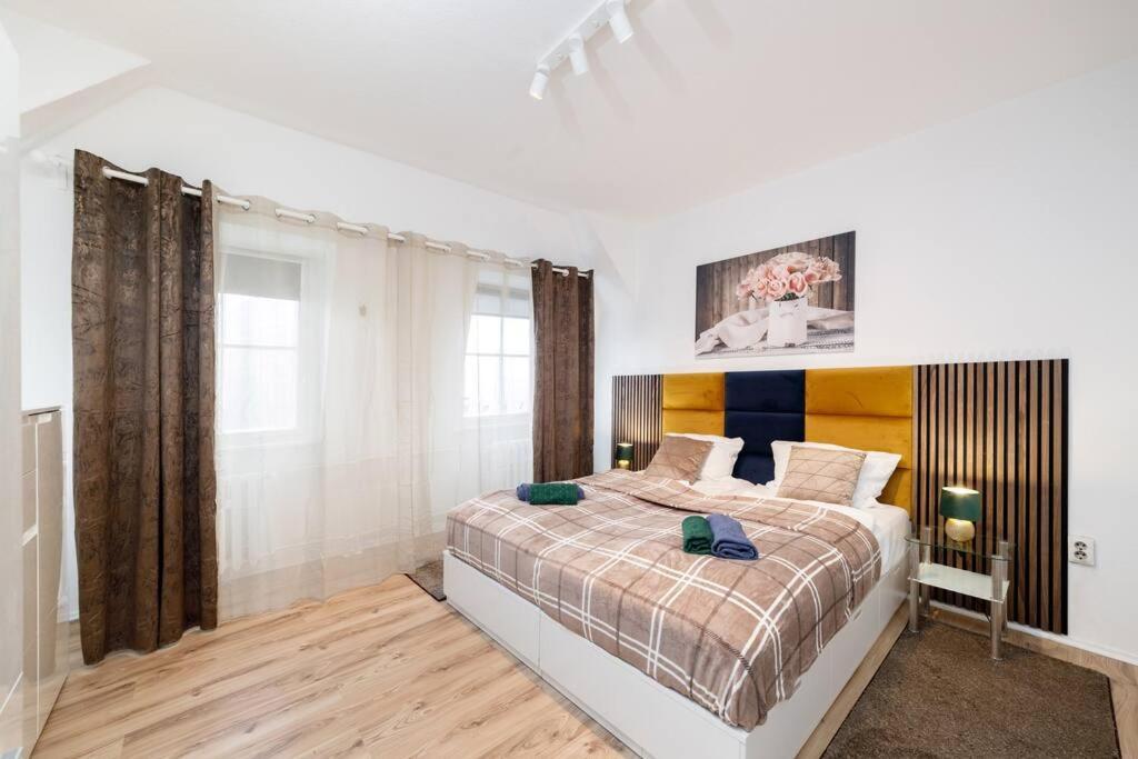 3 Flat Museuminsel Berlin-mitte 7 Personen Appartement *